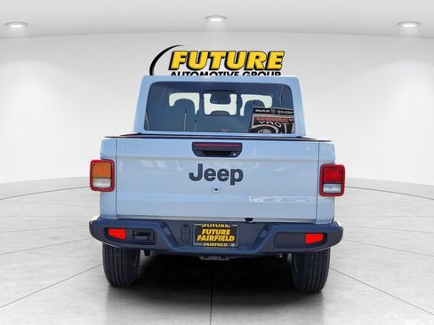 New 2026 Jeep Gladiator Sport AWD/4WD image 4