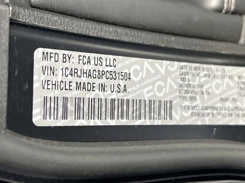 Used 2023 Jeep Grand Cherokee Laredo w/ Luxury Tech Group I image 30