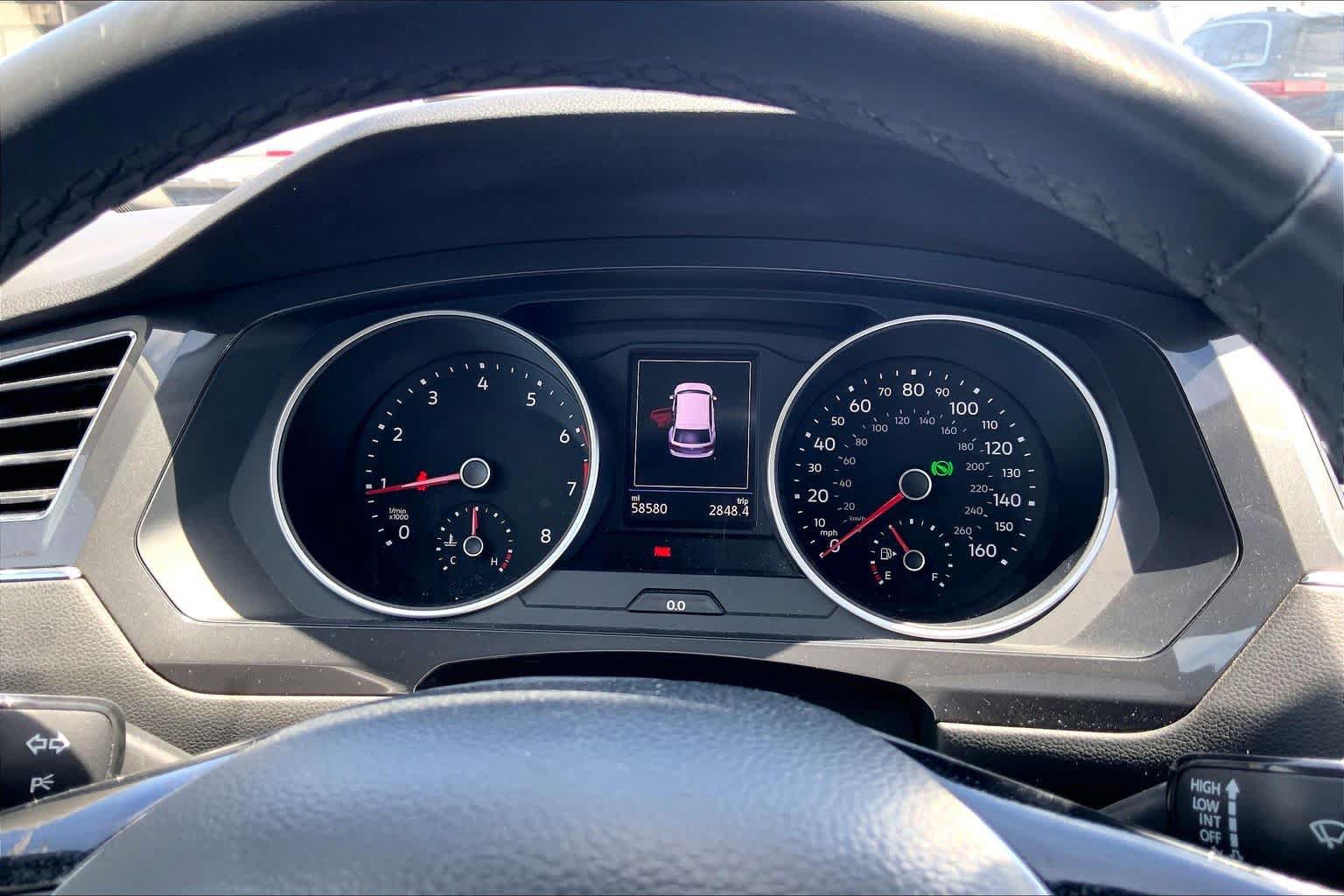 Used 2020 Volkswagen Tiguan SE FWD image 17