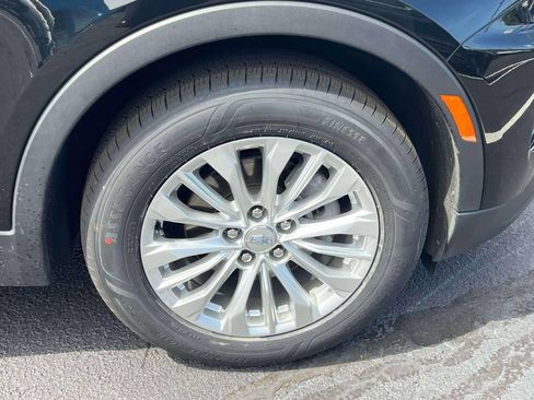 Used 2024 Cadillac XT4 Luxury w/ Cold Weather Package AWD/4WD image 12