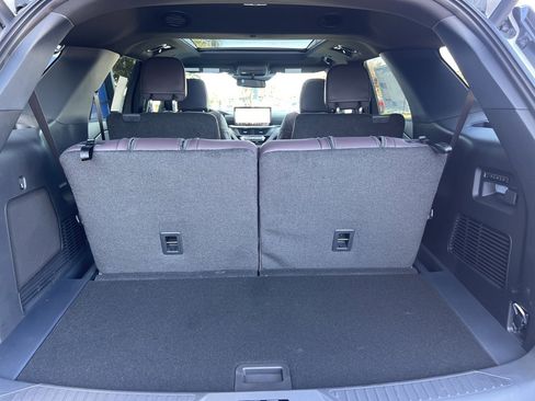 New 2026 Ford Explorer Platinum image 9