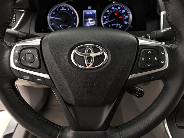 Used 2015 Toyota Camry XLE w/ Moonroof Package FWD image 16