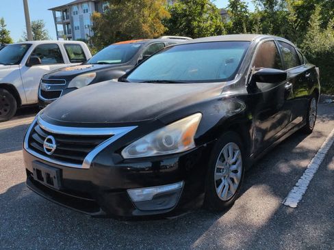 Used 2015 Nissan Altima 2.5 S FWD image 2
