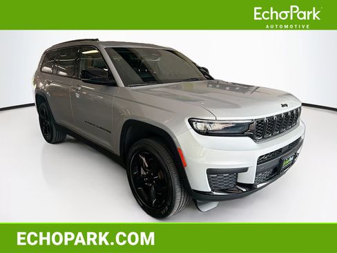 Used 2023 Jeep Grand Cherokee L Altitude AWD/4WD image 1