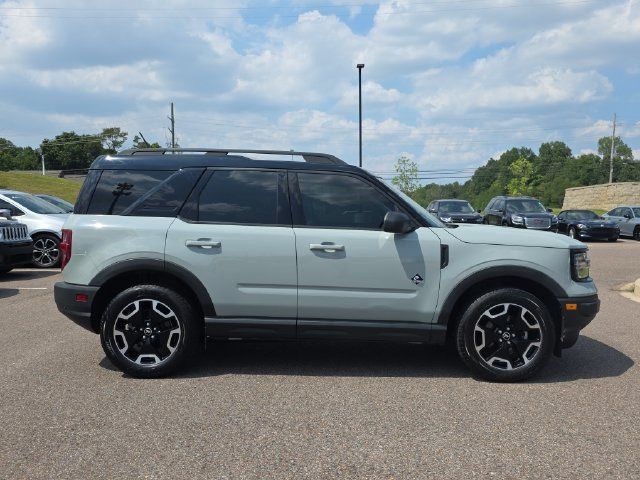 Used 2021 Ford Bronco Sport Outer Banks w/ Outer Banks Package AWD/4WD image 2