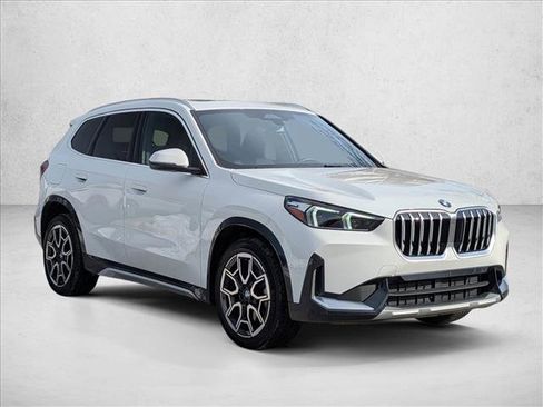 Certified 2025 BMW X1 xDrive28i w/ Convenience Package image 3