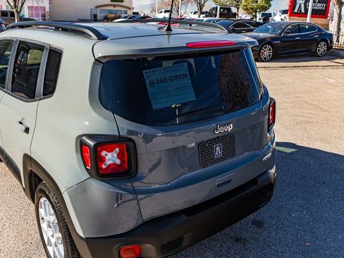 Used 2020 Jeep Renegade Latitude image 10