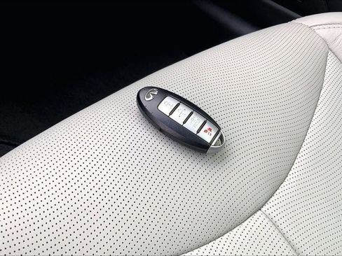 Used 2013 INFINITI G37 Convertible w/ Premium Pkg RWD image 15