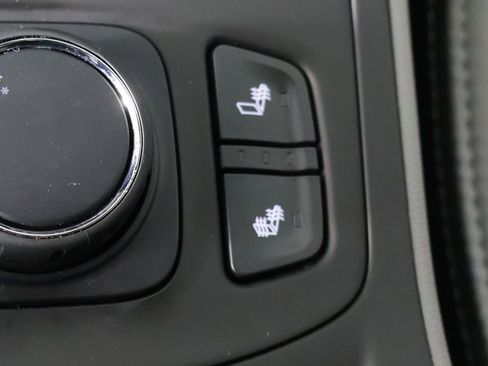 Used 2023 GMC Terrain SLE w/ Driver Convenience Package image 44