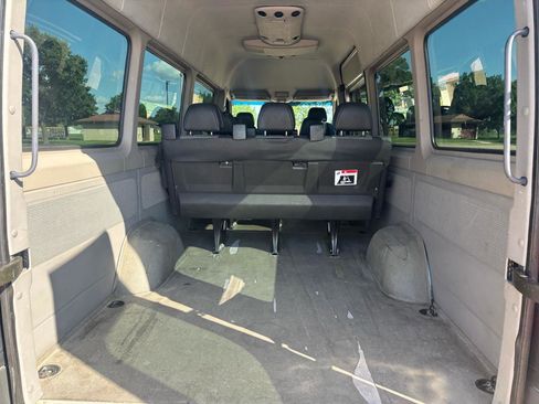 Used 2007 Dodge Sprinter 2500 w/ Cooling Group RWD image 37