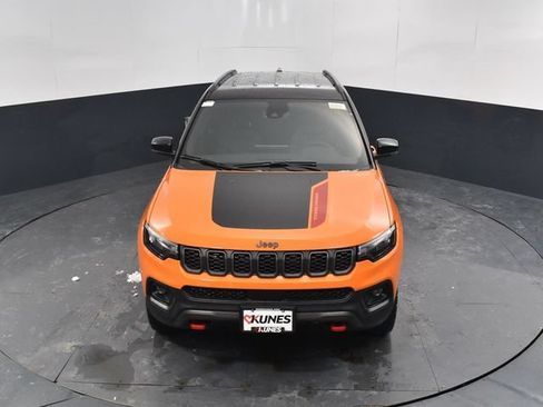 New 2026 Jeep Compass Trailhawk w/ Trailer Tow Group AWD/4WD image 36