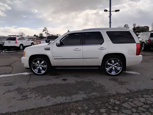 Used 2009 Cadillac Escalade 4WD Hybrid image 8