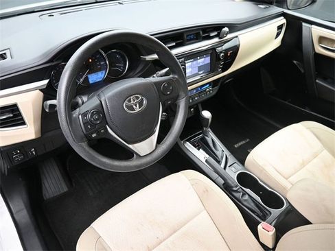 Used 2015 Toyota Corolla LE image 16