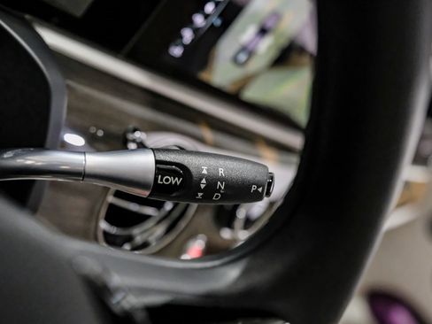 Used 2024 Rolls-Royce Ghost image 18