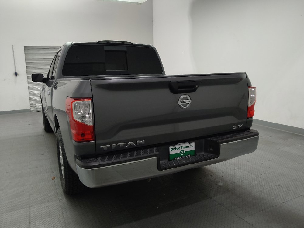 Used 2017 Nissan Titan SV RWD image 6