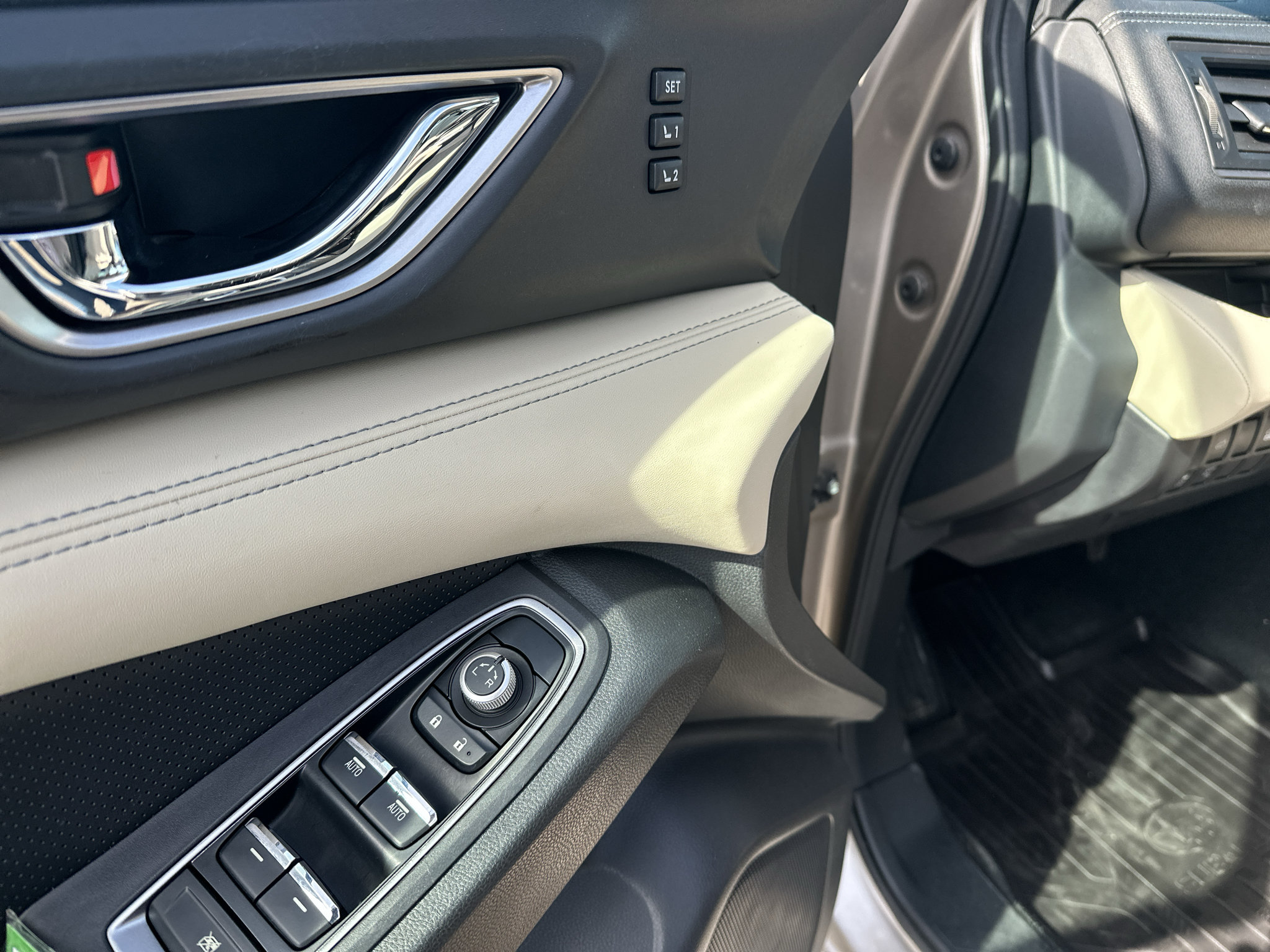 Used 2019 Subaru Ascent Limited AWD/4WD image 17