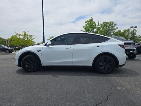 Used 2025 Tesla Model Y Long Range RWD image 13