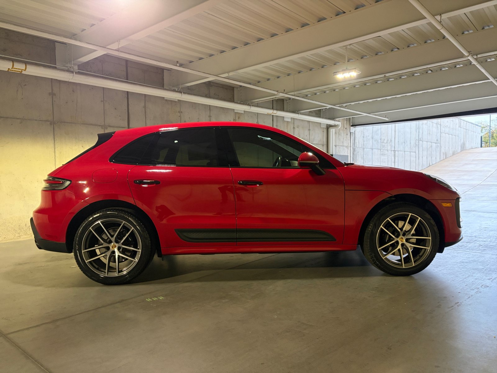 Certified 2023 Porsche Macan S AWD/4WD image 8