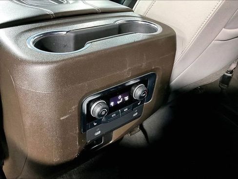 Used 2021 Chevrolet Tahoe Z71 w/ Z71 Off-Road Package AWD/4WD image 11
