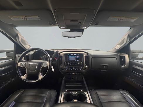 Used 2019 GMC Sierra 2500 Denali w/ Duramax Plus Package AWD/4WD image 9