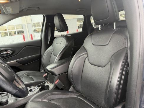 Certified 2021 Jeep Cherokee Latitude Lux w/ Comfort/Convenience Group image 13