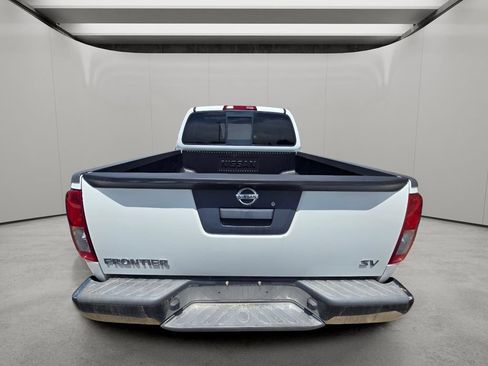 Used 2016 Nissan Frontier SV RWD image 6