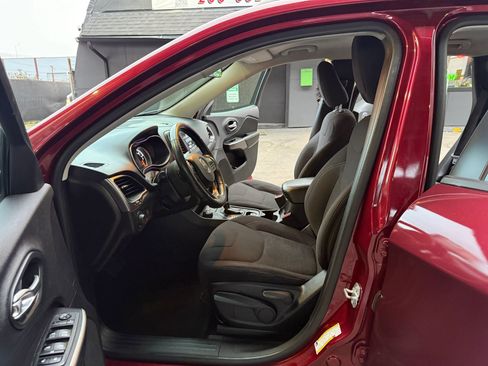 Used 2020 Jeep Cherokee Latitude w/ Cold Weather Group AWD/4WD image 7