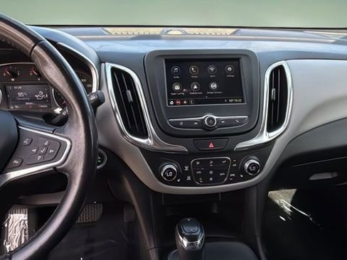 Used 2019 Chevrolet Equinox LT image 10