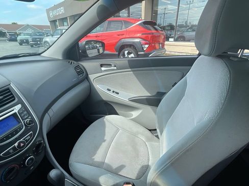 Used 2013 Hyundai Accent GLS FWD image 21
