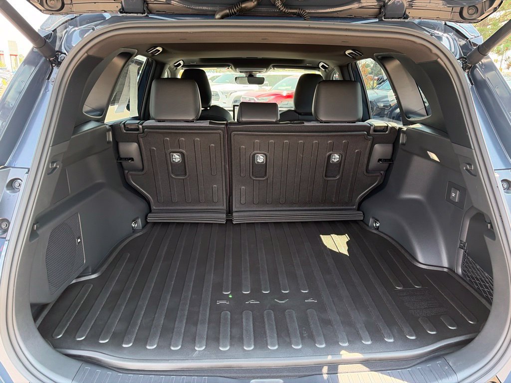 Used 2026 Toyota RAV4 XSE AWD/4WD image 17