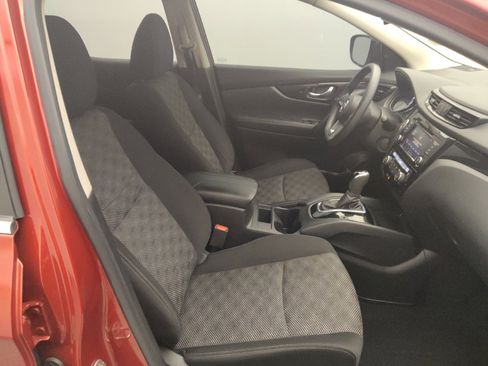 Used 2020 Nissan Rogue Sport SV FWD image 21