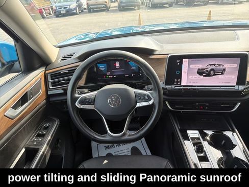 Used 2025 Volkswagen Atlas SE w/ Panoramic Sunroof Package FWD image 17