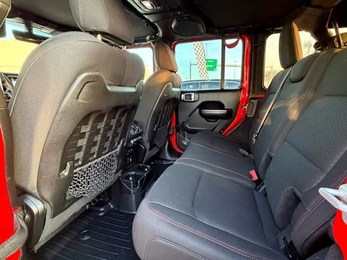 Used 2018 Jeep Wrangler Unlimited Rubicon AWD/4WD image 11