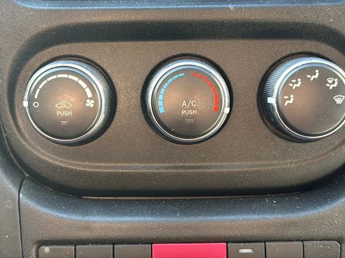 Used 2014 RAM ProMaster 2500 w/ Premium Appearance Group image 20