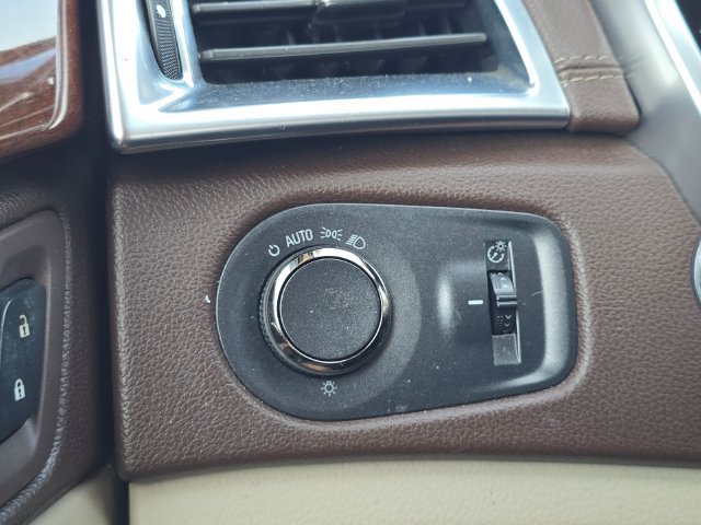 Used 2015 Cadillac SRX Luxury w/ Driver Awareness Package FWD image 21