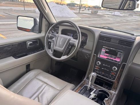 Used 2015 Lincoln Navigator L 4WD image 13