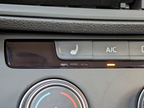 Used 2024 Volkswagen Jetta Sport image 31