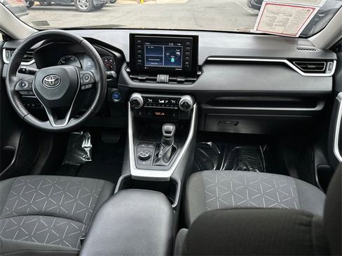 Certified 2022 Toyota RAV4 XLE w/ Convenience Package image 18