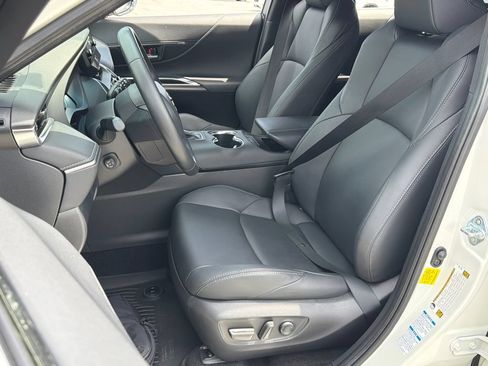 Used 2022 Toyota Venza XLE AWD/4WD image 27