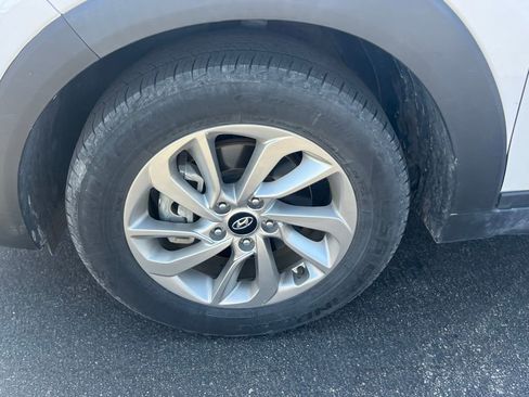 Used 2016 Hyundai Tucson SE w/ Option Group 02 FWD image 12