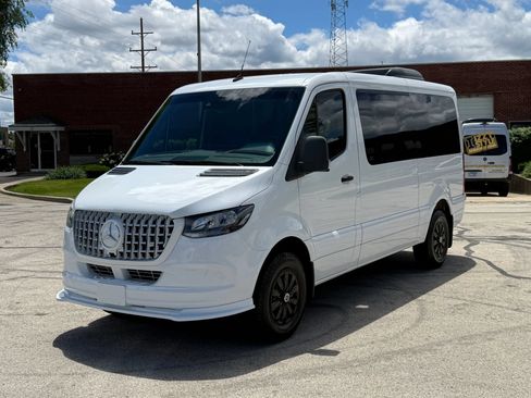 Used 2020 Mercedes-Benz Sprinter 1500 w/ Driver Convenience Package image 2
