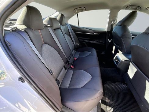 Used 2020 Toyota Camry LE image 28