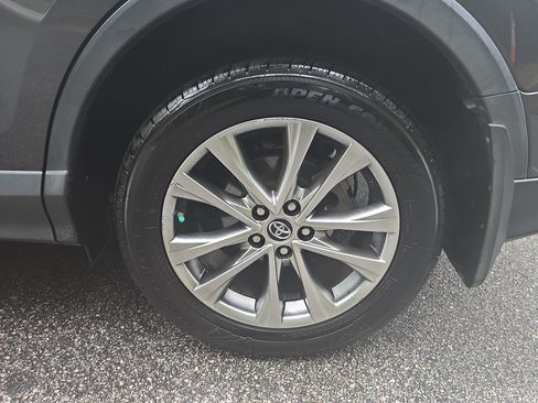 Used 2017 Toyota RAV4 Limited FWD image 33