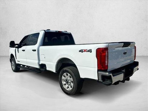 Used 2024 Ford F250 XLT image 3