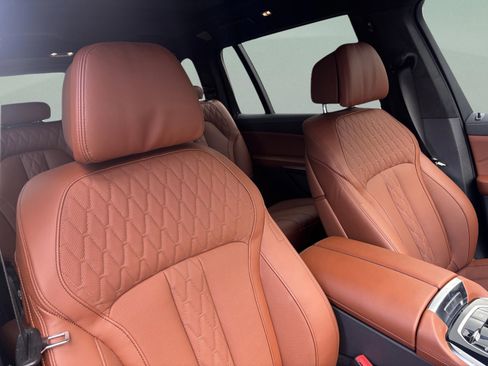 Used 2025 BMW ALPINA XB7 image 21