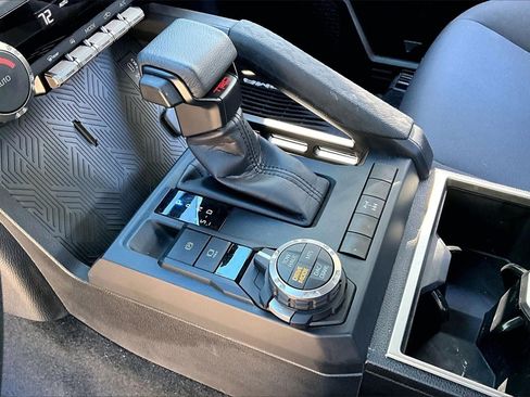 Used 2025 Toyota Tacoma TRD Off-Road image 15