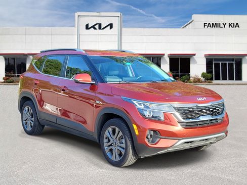 Used 2023 Kia Seltos S w/ Navigation Package AWD/4WD image 1