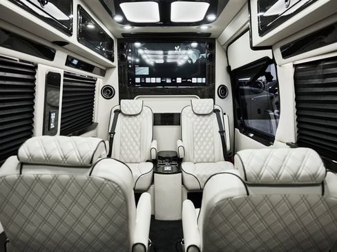 Used 2024 Mercedes-Benz Sprinter 3500 w/ Parking Package image 90