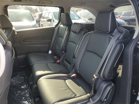 New 2026 Honda Odyssey Touring image 9