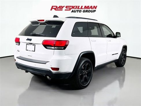 Used 2020 Jeep Grand Cherokee Laredo image 7